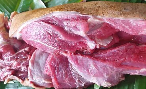 Thịt dê hay bị hôi khó ăn: Cách khử mùi hôi thịt dê cực đơn giản tại nhà - 2