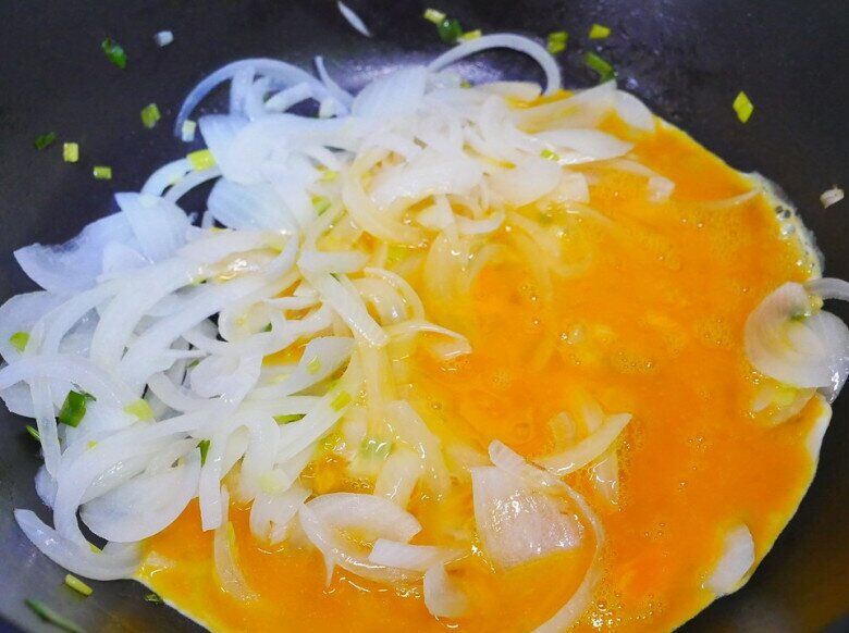 Trứng xào củ giàu vitamin C này vừa ngon lại rẻ tiền nhưng giúp chị em giảm cân, ăn với cơm rất hợp - 5