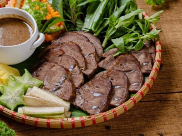 Bếp Eva - Cách luộc bắp bò mềm ngon cùng mẹo pha nước chấm mắm gừng chuẩn vị