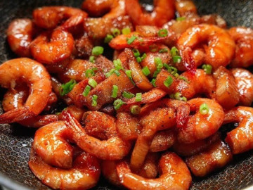 Rang tôm, nhiều người hay nước này làm tôm lên màu không đẹp lại mềm ỉu, biết rồi mọi người nhớ tránh nhé!