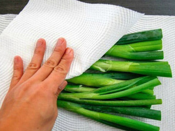 Mua hành lá về vài hôm là hỏng, nhớ làm theo cách này, hành để cả tháng vẫn tươi nguyên