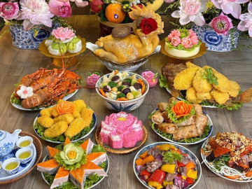 Bếp Eva - Mẹ đảm chia sẻ mâm cỗ cúng Rằm tháng 7 đẹp hoa mắt, đỉnh cao của sự bày cỗ là đây