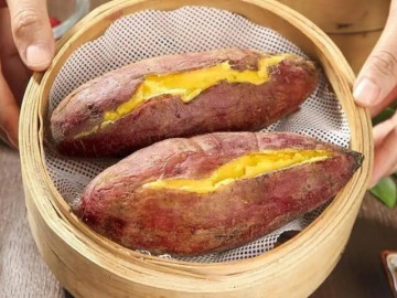 Bếp Eva - Luộc khoai lang đừng cho đường, đây mới là thứ cần thêm vào khiến khoai ngon và bở