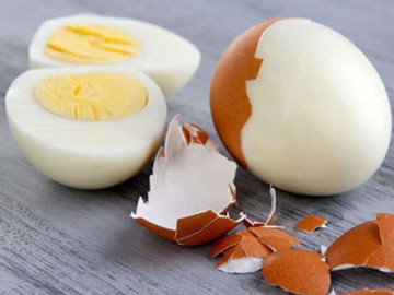 Bếp Eva - Luộc trứng dùng nước sôi hay lạnh đều sai bét, đây mới là nước cần dùng ai nghe thấy cũng phải khen hay