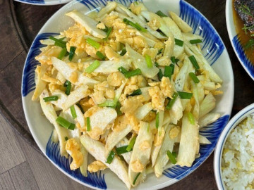 Loại củ xưa mọc hoang không ai ngó, nay là đặc sản được săn lùng vào mùa thu, cứ rao bán là hết sạch, xào trứng hay kho cực ngon
