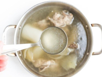 Bếp Eva - Hầm xương thường xuyên mà nước vẫn đục, đầu bếp mách thêm 2 bước này, canh trong veo, thơm ngậy