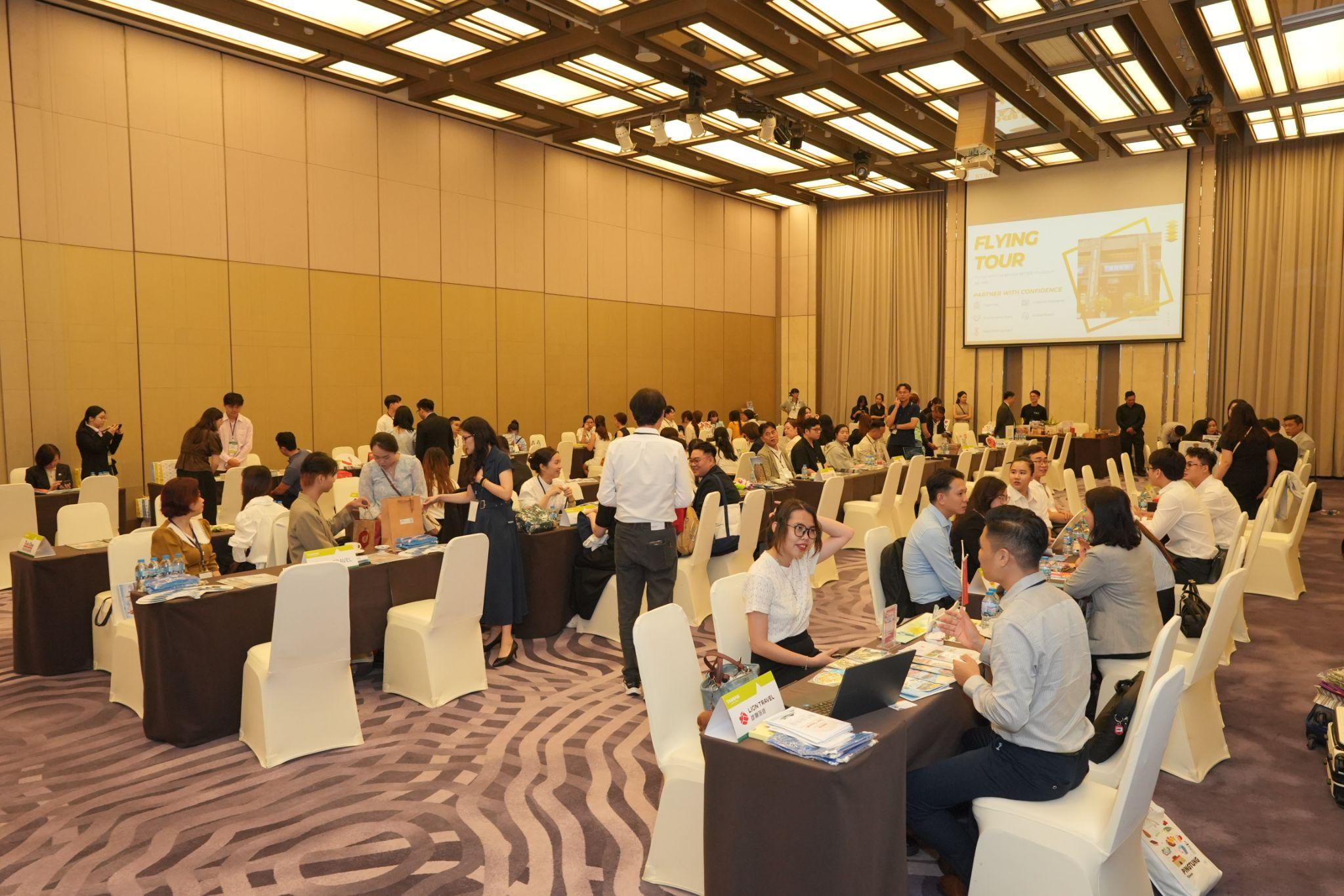 Không gian Hội thảo giữa phái đoàn du lịch Đài Loan và gần 100 doanh nghiệp lữ hành Việt Nam tại Hotel Nikko Saigon ngày 25/8 - Ảnh TTA