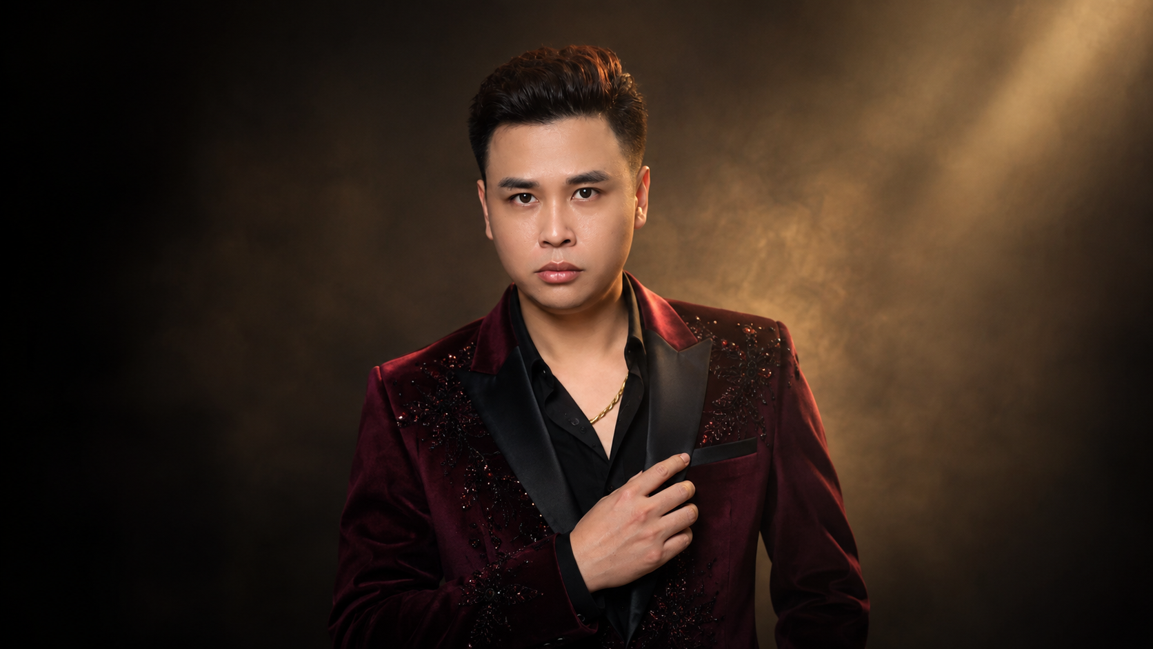 Kênh Thiên Tú Official có khoảng 844.000 người đăng ký, với nhiều MV, phiên bản Lofi, karaoke và các sản phẩm âm nhạc khác.
