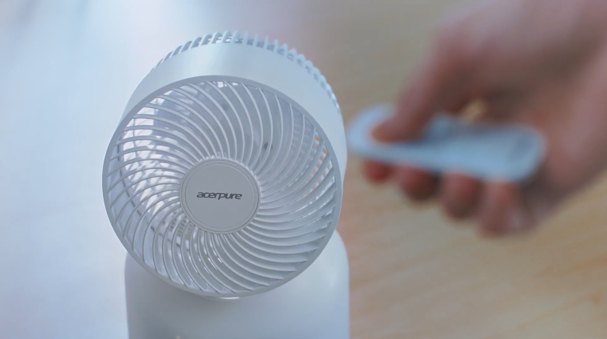 Từ góc làm việc đến phòng ngủ: Tối ưu không khí trong không gian nhỏ - 1