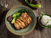 20/10 vào bếp không khó: Thử làm Gà Mỹ hấp xì dầu bằng nồi cơm điện