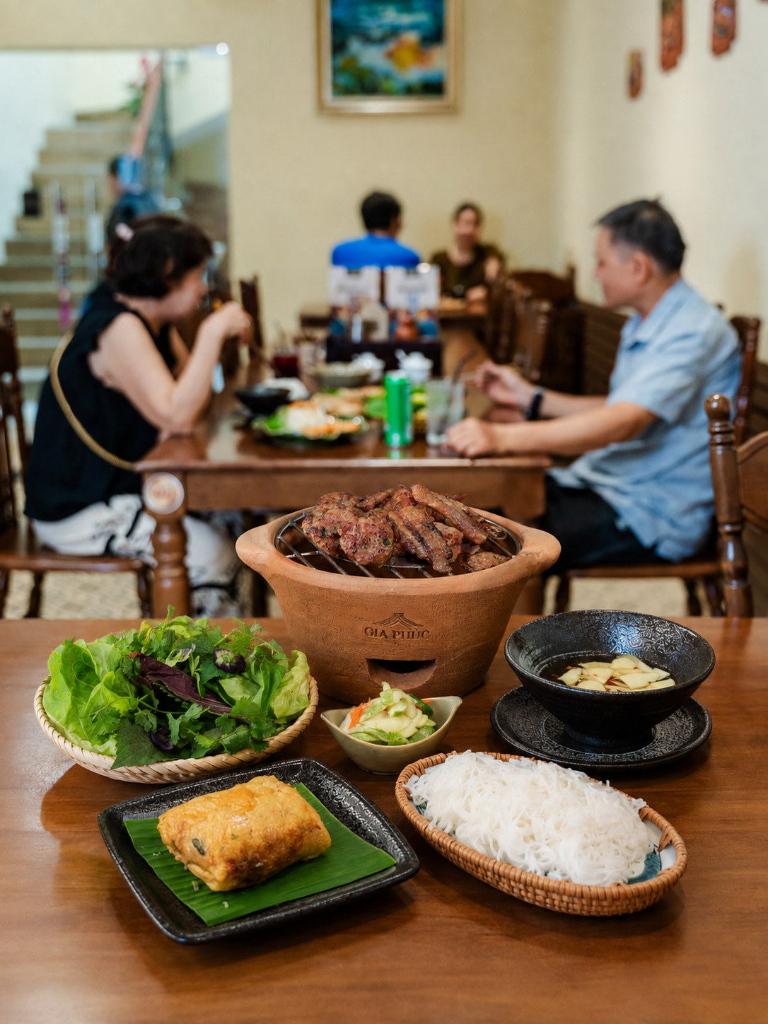 Combo bún chả Hà Nội và nem vuông cua bể Hải Phòng