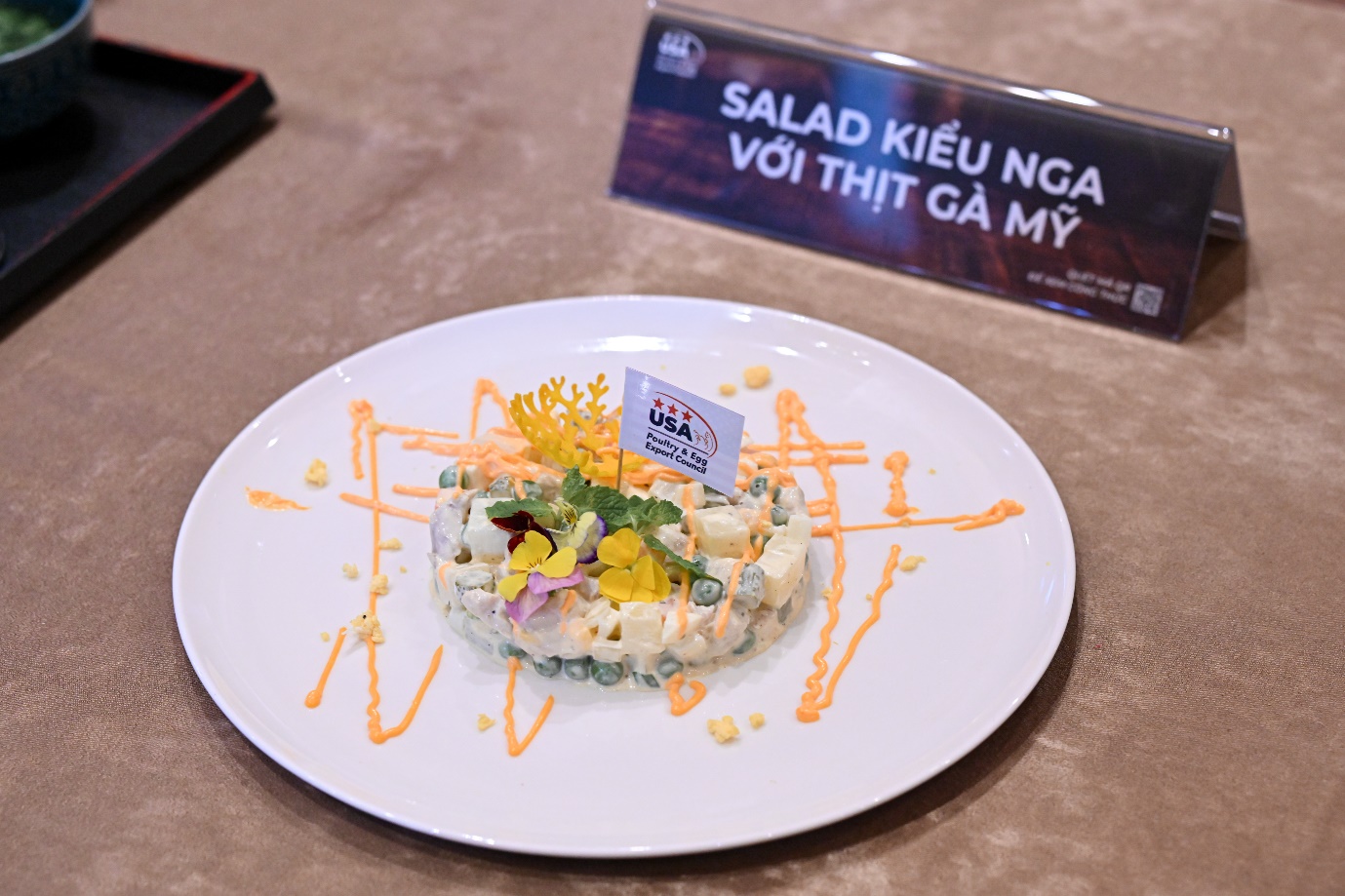Salad Nga thịt gà Mỹ: Món khai vị nhẹ nhàng gắn kết bữa cơm Đoàn Viên - 1