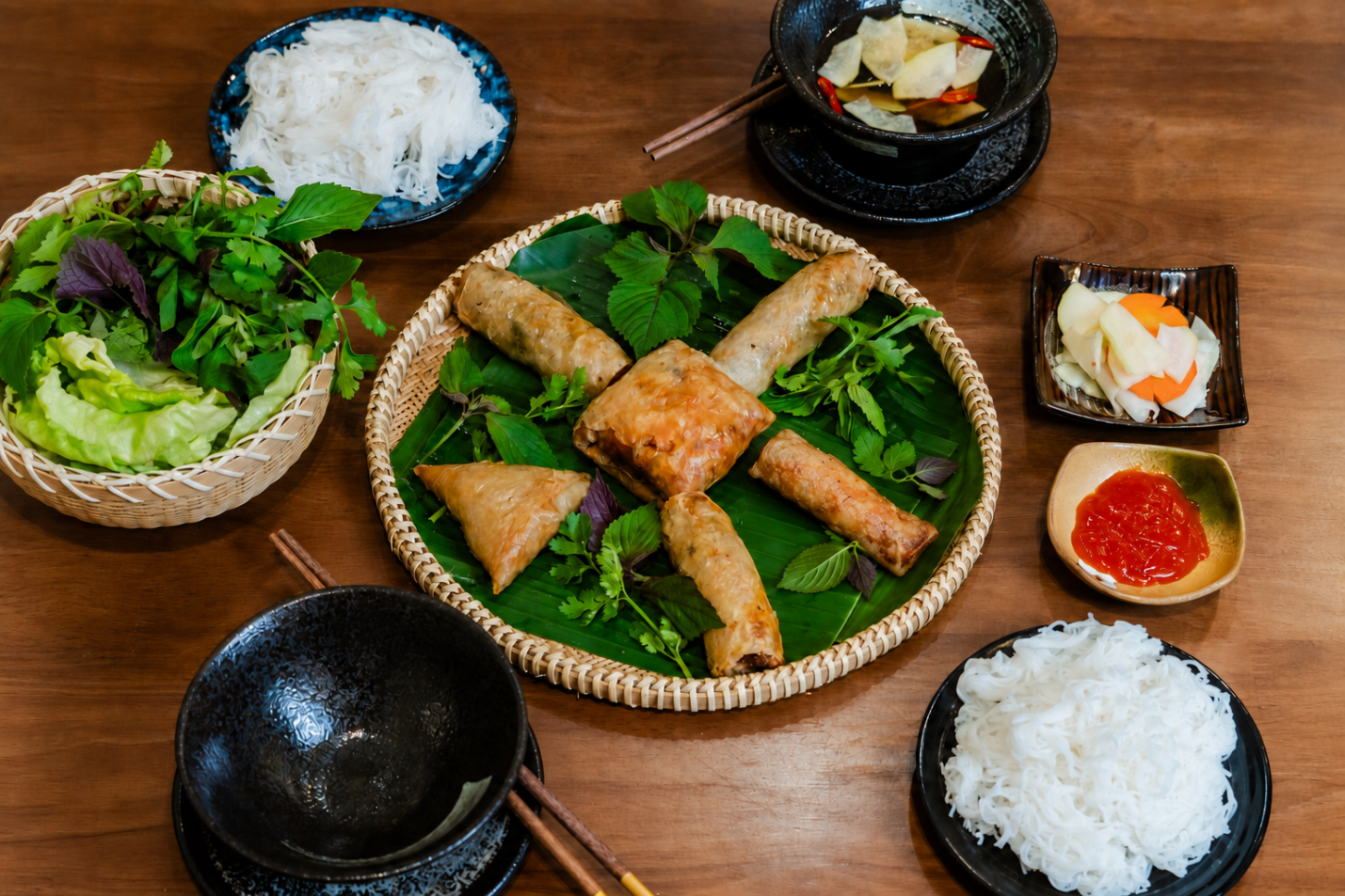 Mẹt các loại nem (chả giò) loại nhỏ