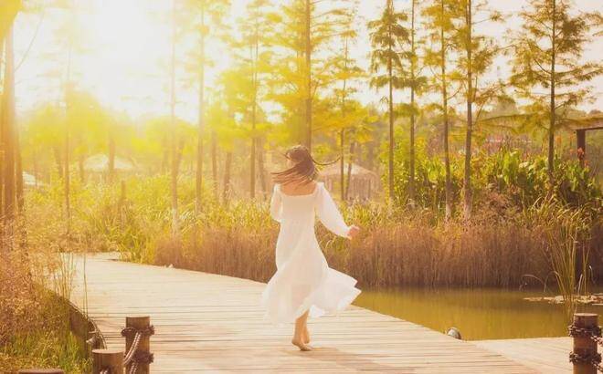 Đi qua thăng trầm mới hiểu, 3 người thân cận nhất cuộc đời chính là đây - 3