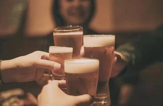 Khi người khác đang nói về 4 chuyện này, tuyệt đối đừng xen vào - 2