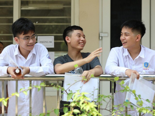 Học sinh lớp 6-12 có thể thi giữa kỳ, cuối kỳ trên máy tính