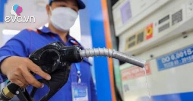 Giá xăng dầu tiếp tục giảm ngày 25/8