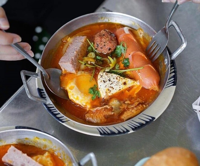 Hãy thưởng thức bánh mì chảo khi tới TP.HCM