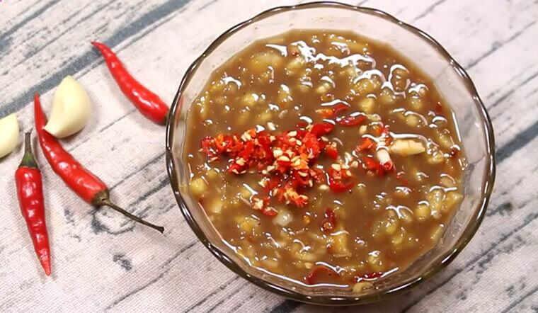 Đừng quên món mắm nêm khi tới Đà Nẵng