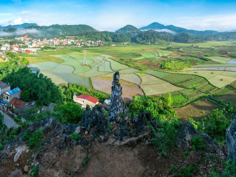 Núi Tô Thị  gắn với truyền thuyết dân gian