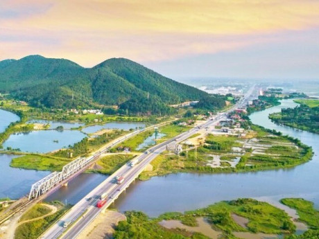 Hai tỉnh nào ở miền Trung mệnh danh “đất học” nổi tiếng cả nước, từng được chọn làm nơi đóng đô trong sử Việt?