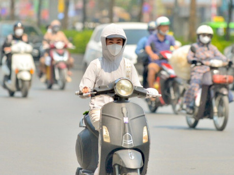 Đợt nắng nóng diện rộng ở miền Bắc và miền Trung kéo dài bao lâu?