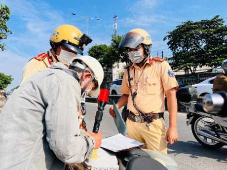 Những thay đổi mới về sử dụng biển số xe khi tham gia giao thông từ 15/8, lái xe nên chú ý