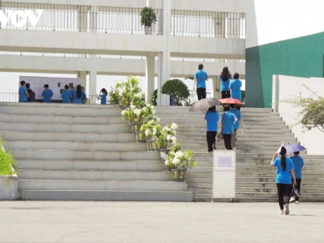 Sáng nay, 326 thí sinh tại điểm thi Chuyên Tuyên Quang thi môn đầu tiên