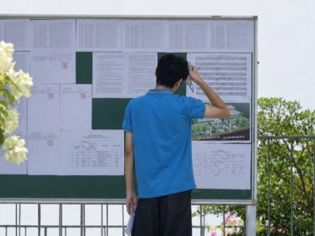 Đề Văn thi lại tốt nghiệp tại trường chuyên Tuyên Quang