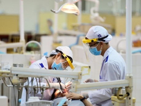 Điểm chuẩn ngành Y khoa năm 2026: Từ 29,76 xuống 22, khoảng cách gần 8 điểm