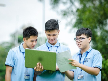 12 ngành học năm 2026 có điểm chuẩn gần tuyệt đối, toàn trường top đầu, khối công nghệ lên ngôi, cơ hội việc làm rộng mở
