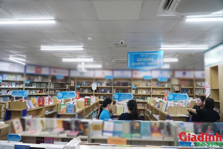 Hơn 200.000 học sinh Nghệ An sẽ được ưu tiên sử dụng sách giáo khoa miễn phí trong năm học tới.