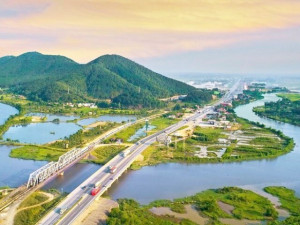 Hai tỉnh nào ở miền Trung mệnh danh "đất học" nổi tiếng cả nước, từng được chọn làm nơi đóng đô trong sử Việt?