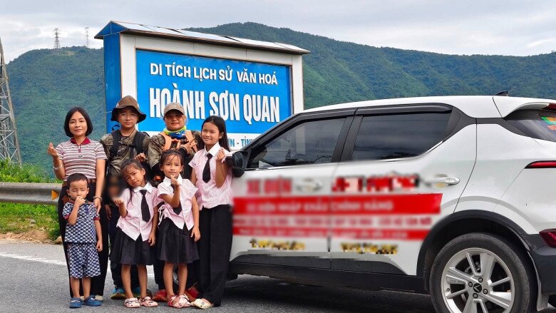 Chị Diệu Anh là người bạn hỗ trợ mẹ con chị Phương rất nhiều trong thời gian ở Hà Tĩnh