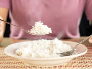 Sức khỏe - Sau tuổi 60 giảm ăn cơm trắng, cơ thể có thể nhận được 5 lợi ích này