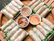 Lifestyle - Đặc sản bán đầy trên phố ở TP.HCM lọt top 30 món ăn ngon trên thế giới, vừa đẹp vừa thơm, 8.000 đồng có thể mua