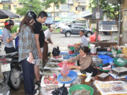 Tiêu dùng - Vẫn còn những khu chợ giá rẻ bất ngờ giữa bão giá ở Hà Nội, TP.HCM