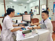 Sức khỏe - Hàng trăm người đăng ký hiến máu cứu bé trai bị đứt rời bàn tay