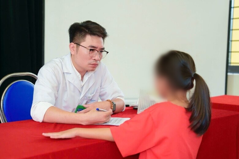 Những sang chấn từ gia đình sẽ là vết hằn rất khó nhạt phai trong tâm trí trẻ. Ảnh: BSCC.