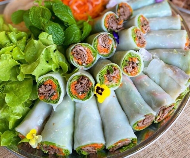 Món phở cuốn đặc sản Hà Nội