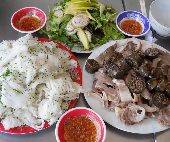 Món bánh hỏi lòng heo, đặc sản nổi tiếng ở Quy Nhơn