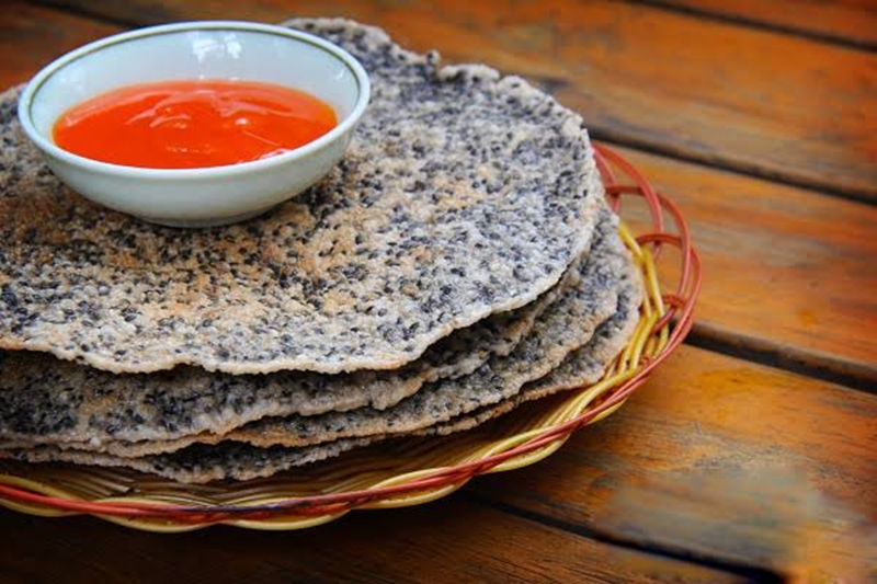Bánh đa là món ăn hấp dẫn trên bàn nhậu
