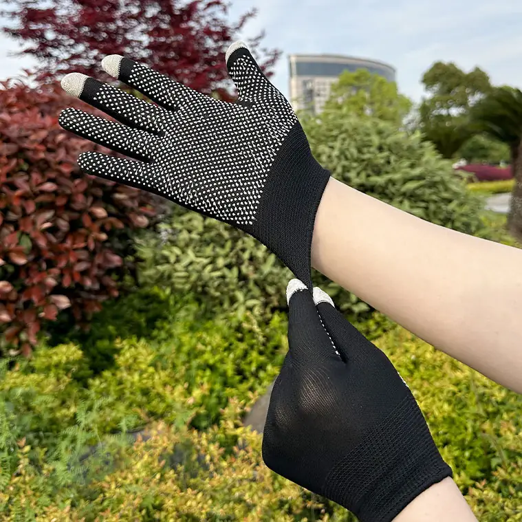 Gang Tay Giữ Nhiệt Cũng Không Thể Thiếu