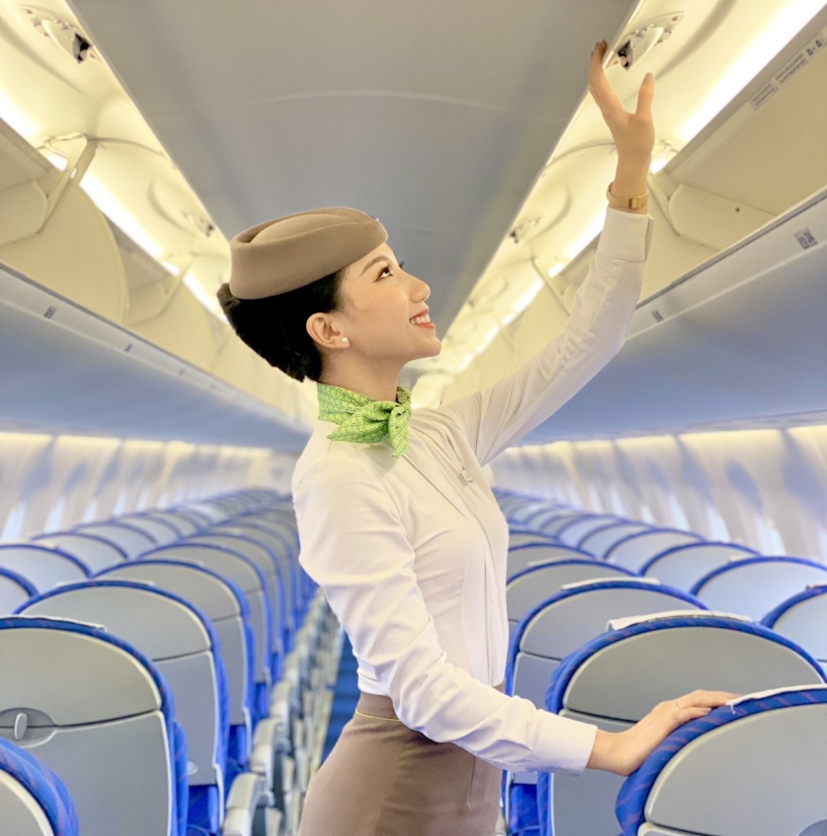 Tiếp viên hang không là công việc mơ ước của nhiều bạn trẻ