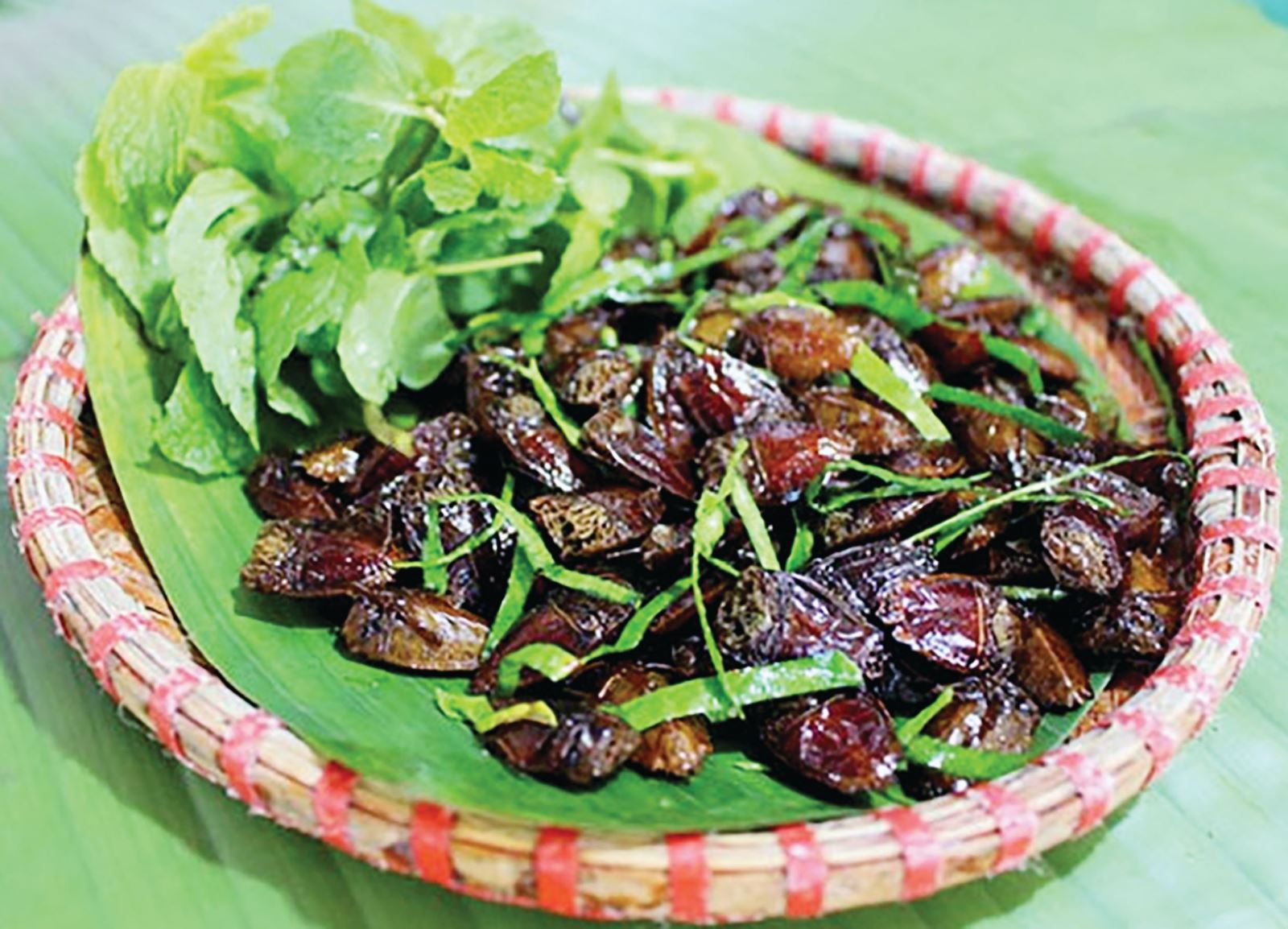 Bọ xít rang lá chanh thơm ngon