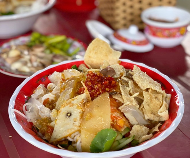 Món bún giấm nuốc đặc sản chỉ có ở Huế