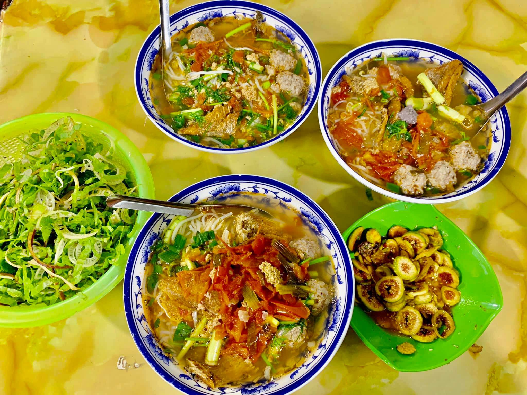Bún tóp mỡ giá rẻ giật mình
