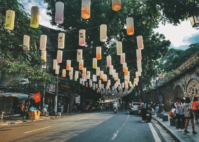 Phố Phùng Hưng là địa điểm chụp ảnh đẹp