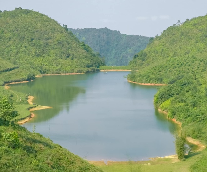Hồ Sam Tạng là điểm du lịch “trốn nắng” ngay gần Hà Nội