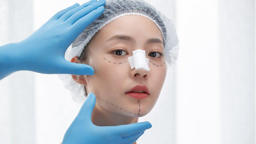 Phẫu thuật tạo hình thẩm mỹ đang là lĩnh vực được quan tâm nhiều